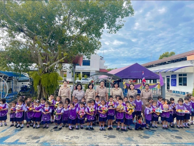 ศูนย์อบรมเด็กก่อนเกณฑ์วัดท่าเเพ จัดกิจกรรมพิธีไหว้ครูประจำปีการศึกษา 2567
