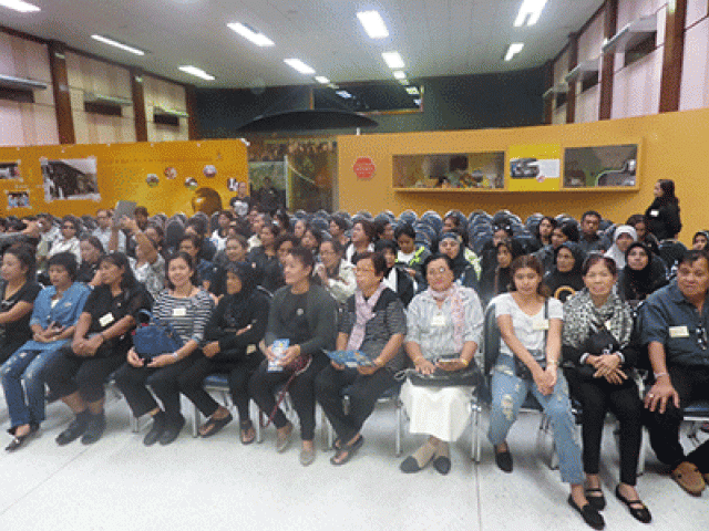 ร่วมกราบพระบรมศพ รัชกาลที่ 9