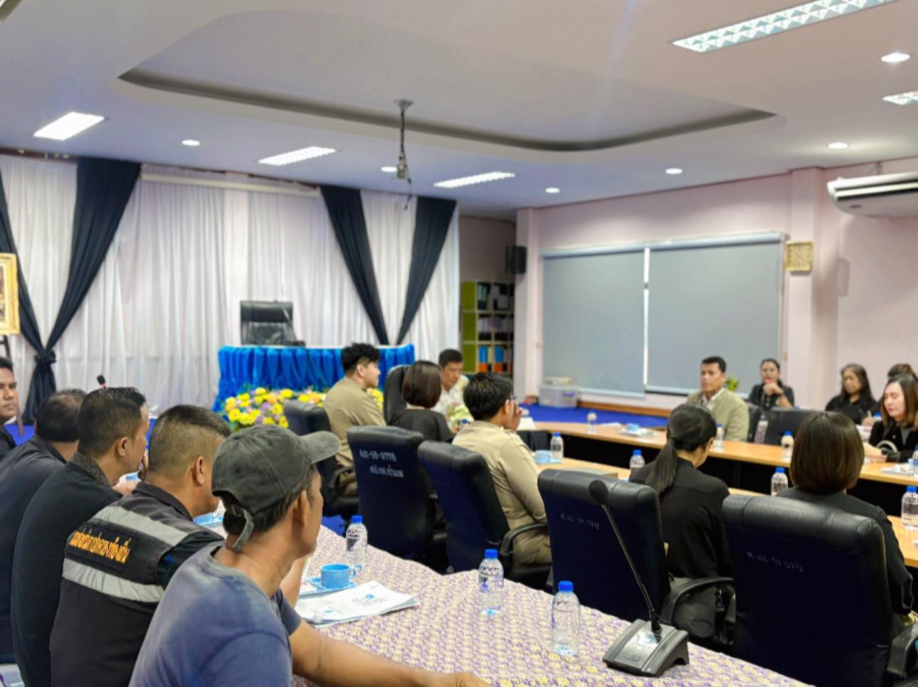 🗓️ วันจันทร์ ที่ 8 ธันวาคม  2568
⏰ เวลา 10.00 น. 
🪧เทศบาลตำบลท่าแพ ภายใต้การบริหารงานโดย
💠 นายเอกชัย เจียจิราพัทธนันท์ นายกเทศมนตรีตำบลท่าแพ พร้อมด้วยคณะผู้บริหารฯ  สมาชิกสภาเทศบาลฯ 
หัวหน้าส่วนราชการ ,ข้าราชการพนักงาน และลูกจ้าง เทศบาลตำบลท่าแพ